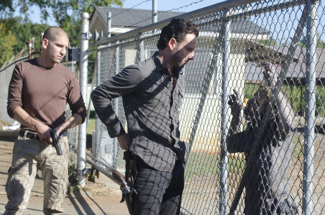 Archived: The Walking Dead Rewatch – Season 2, Episode 10 (18 Miles Out) - archived Archived: The Walking Dead Rewatch – Season 2, Episode 10 (18 Miles Out) - archived